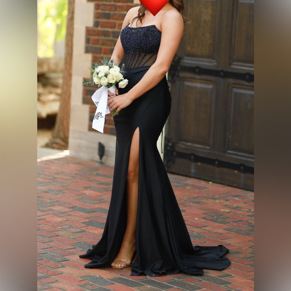 Elegant Black Strapless Evening Dress